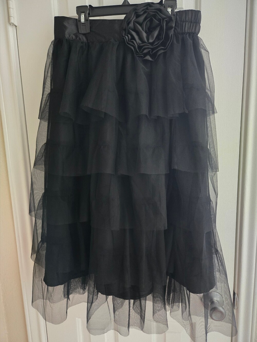 Truly 4 You Tiered Tulle Skirt Satin Rose Accent Lined Pull On Black Med NWOT